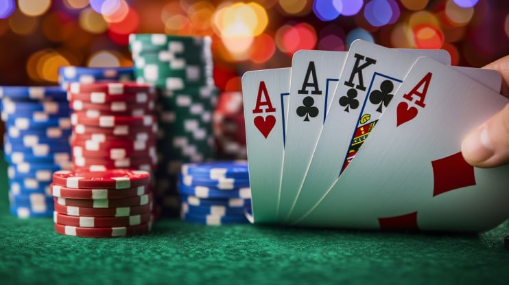 uslot mm ပလက်ဖောင်း မြန်မာ ကစားသမားများ MMK ဖြင့် Online Casino ကစားနေသော မြင်ကွင်း